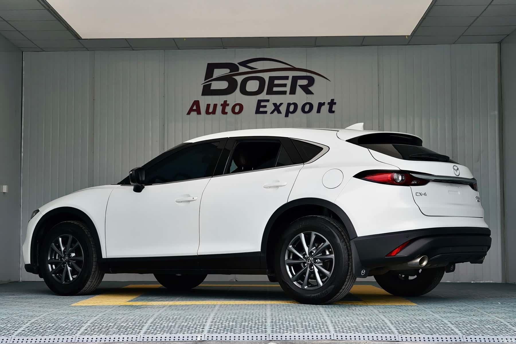 Mazda CX-4, 2023 4
