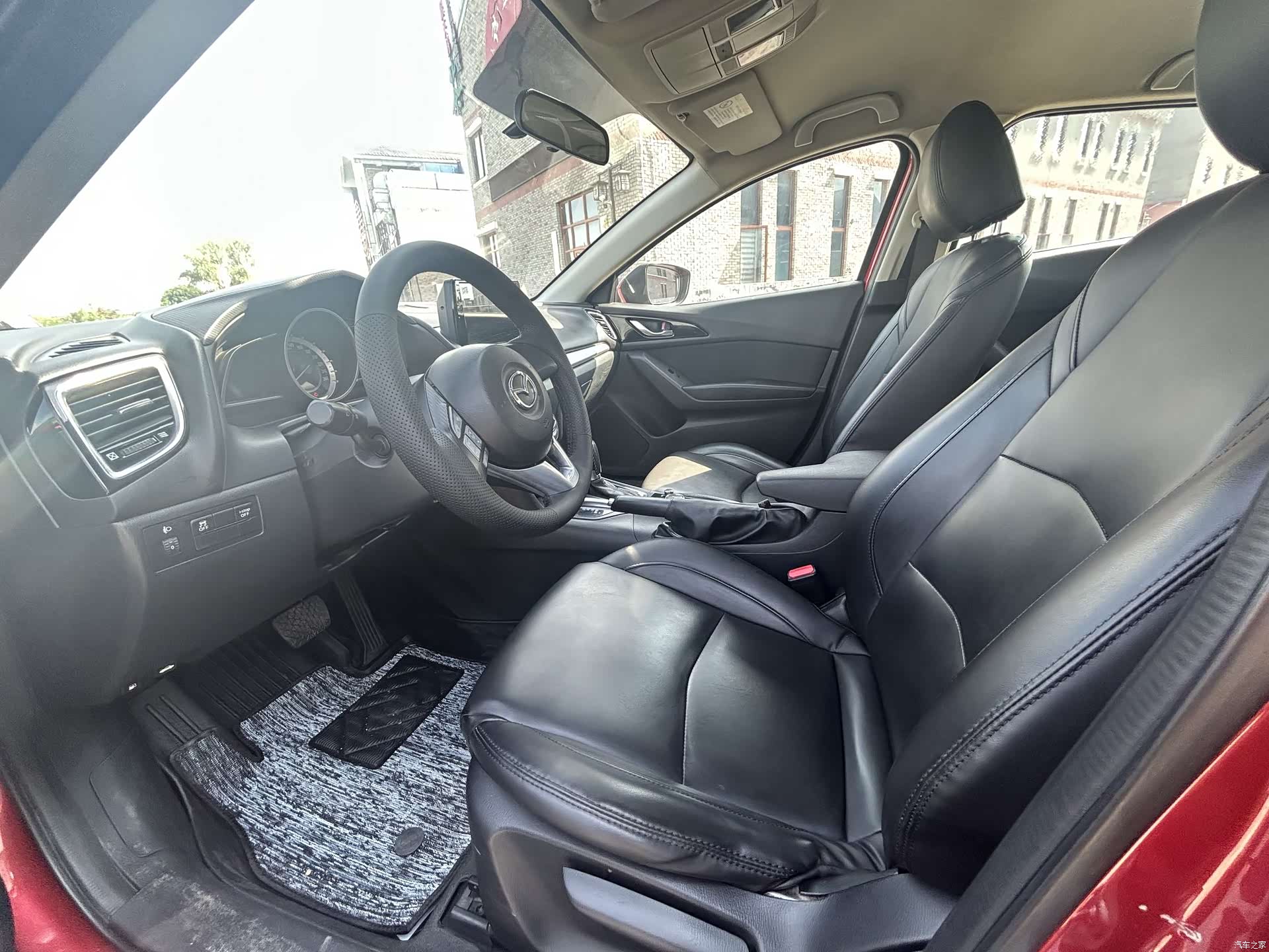 Mazda Mazda3, 2015 4