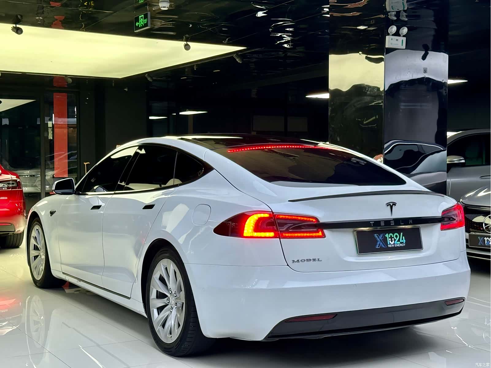 Tesla Model S, 2018 6