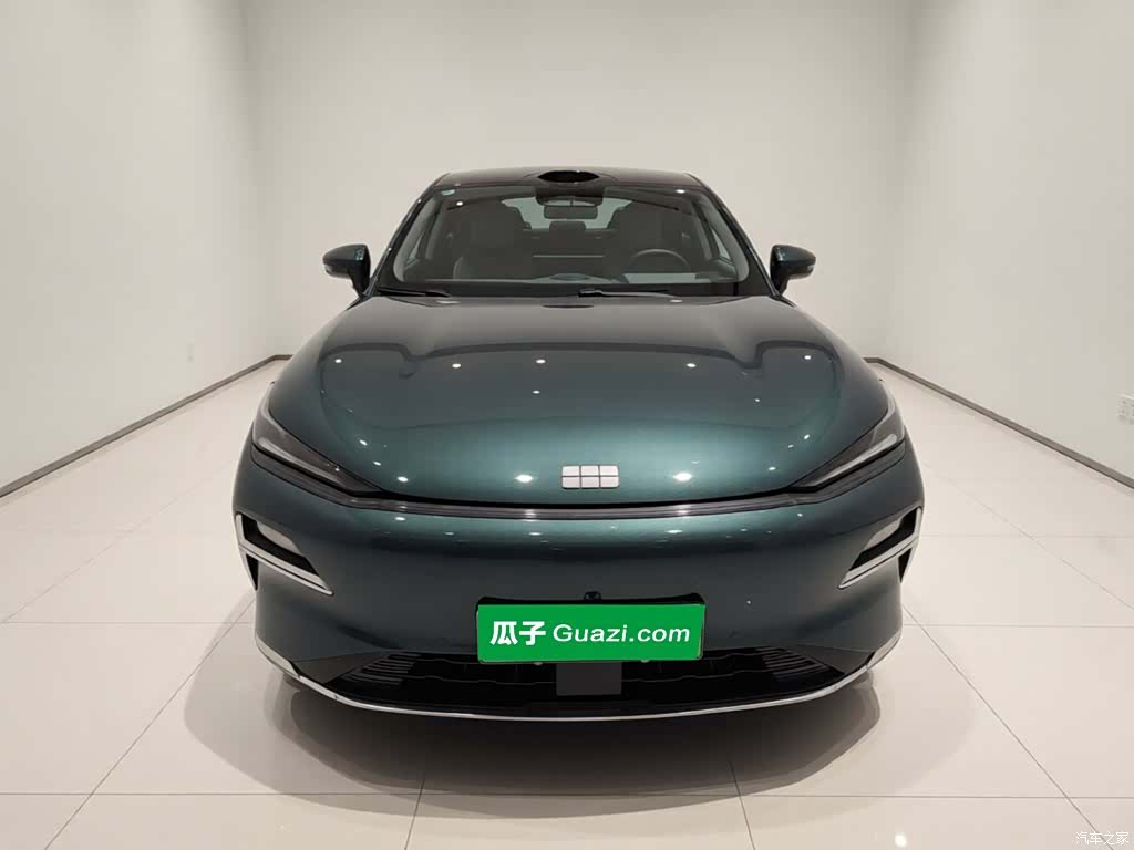 Geely 8, 2025 3
