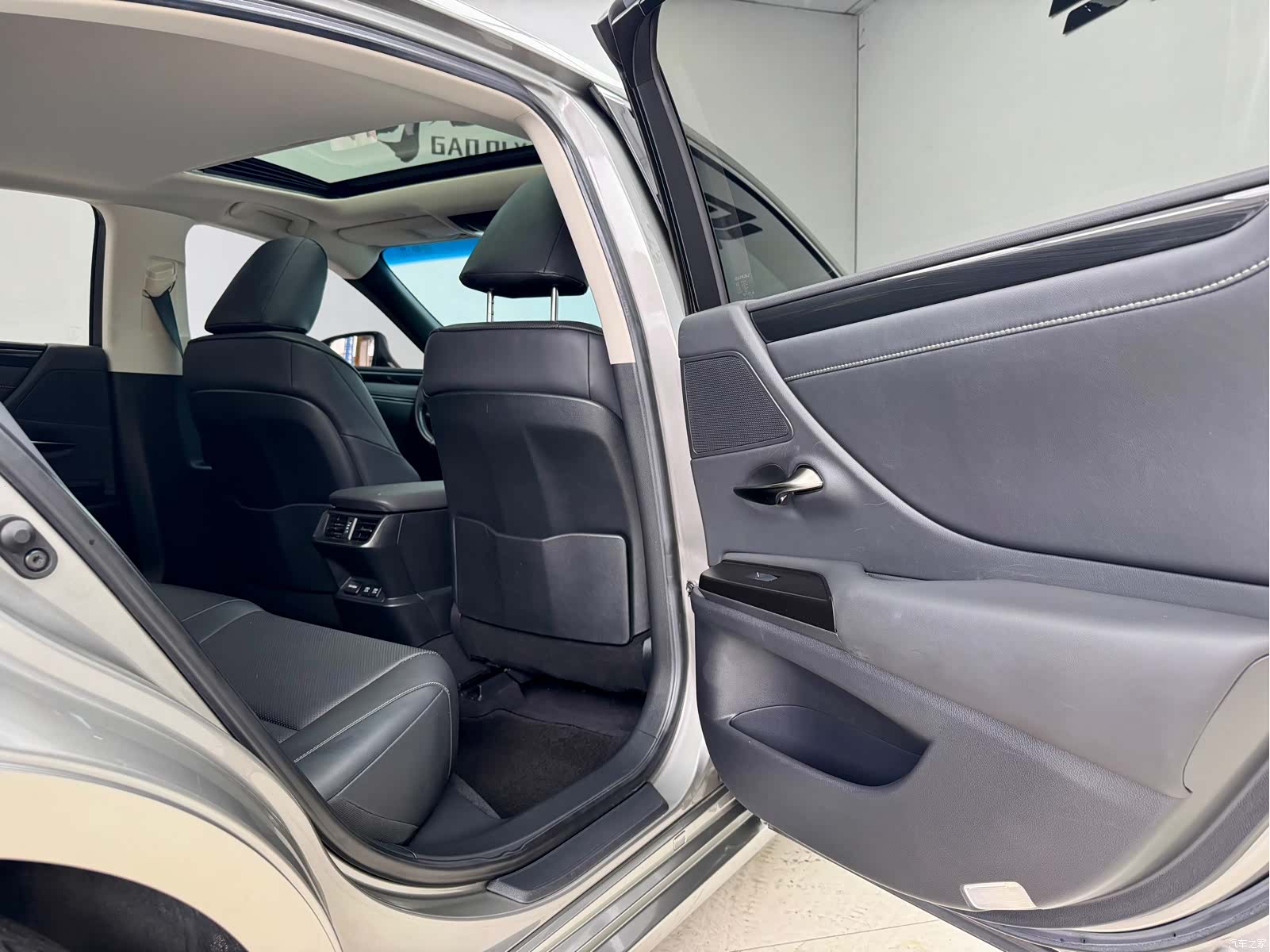 Lexus ES, 2020 10