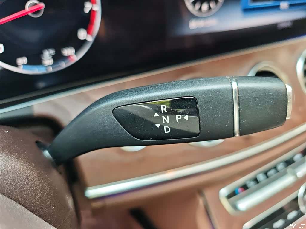 Mercedes-Benz E-Class, 2019 7