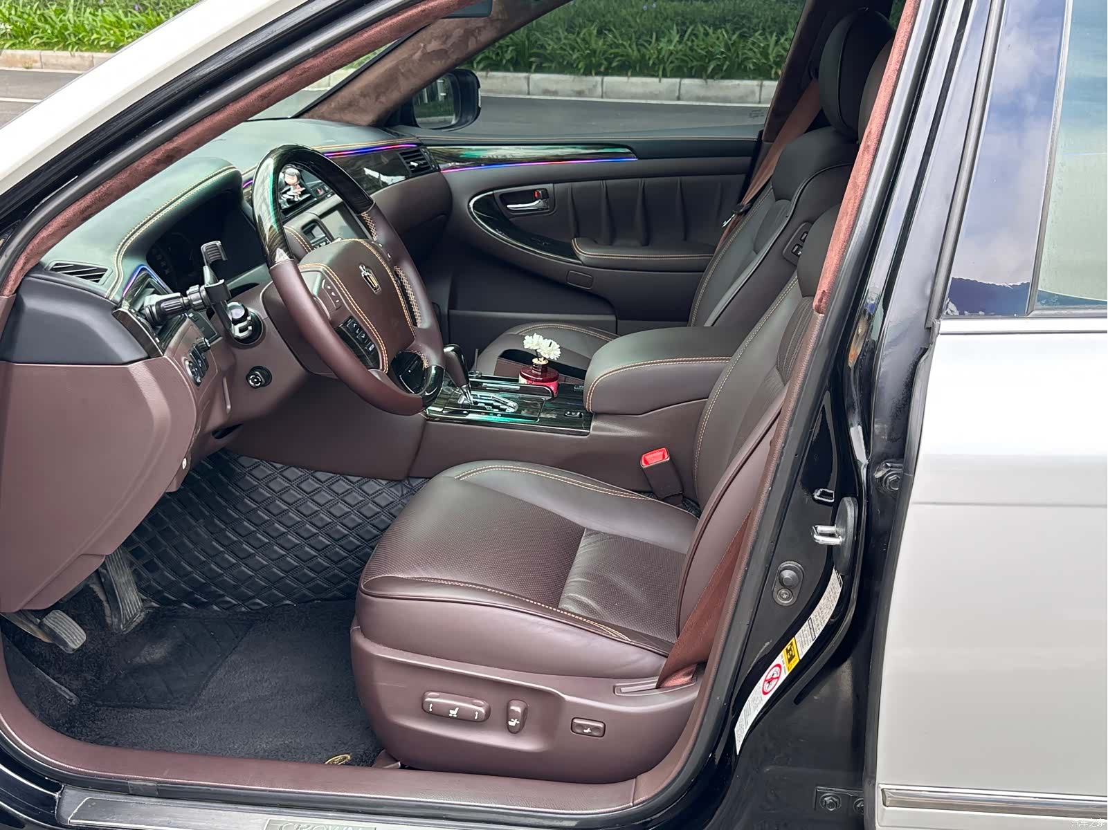 Toyota Crown, 2008 8