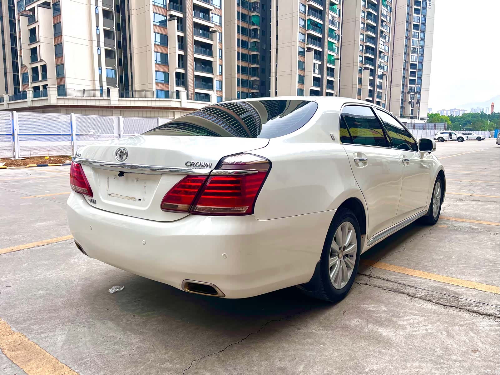 Toyota Crown, 2013 9