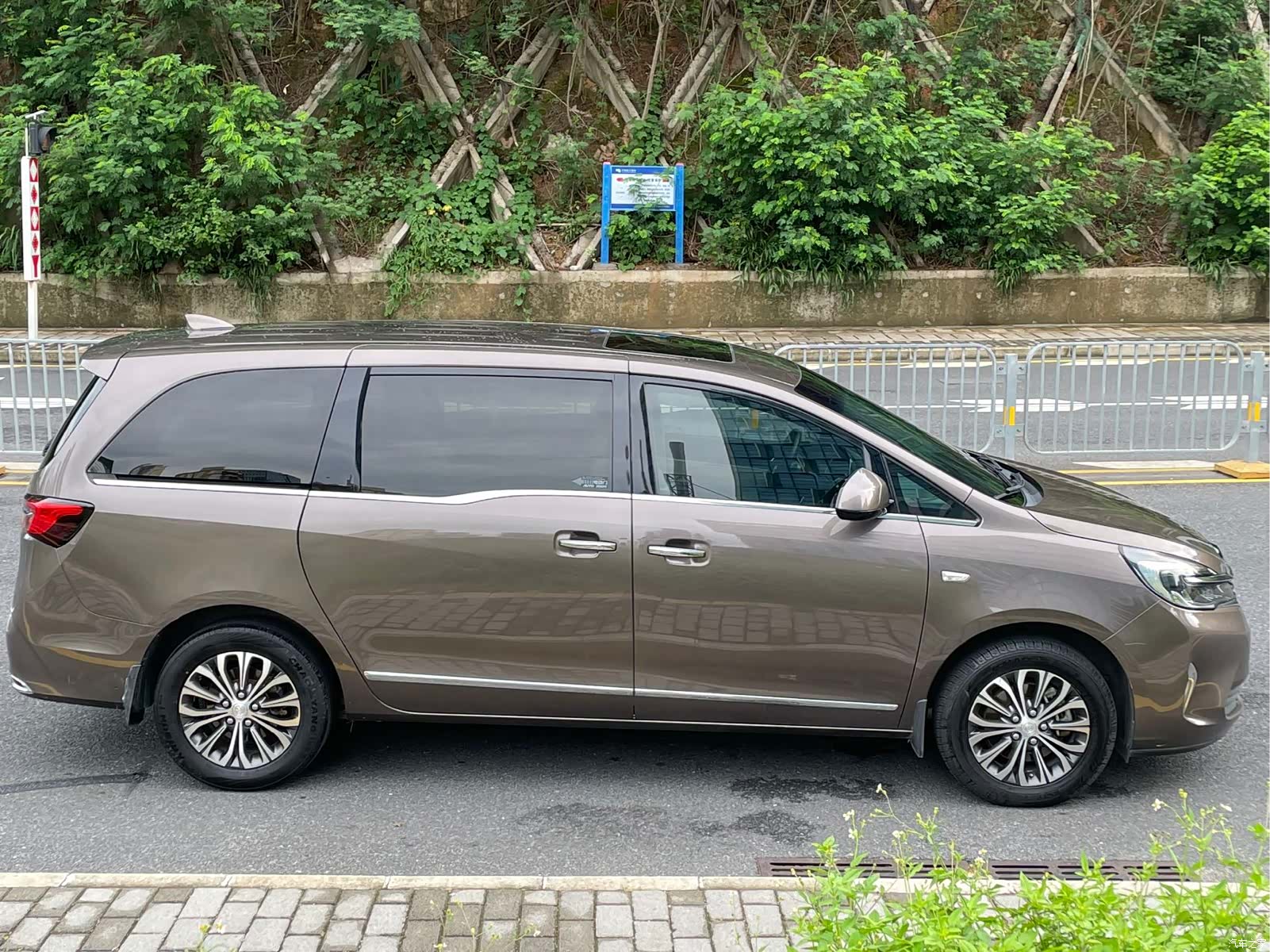 Buick GL8, 2021 21