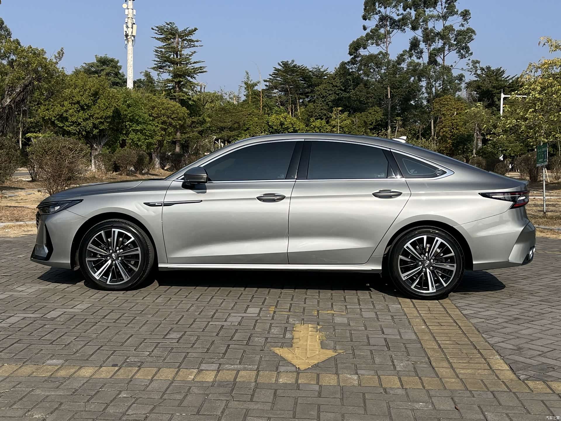 Chery Arrizo 8, 2024 7