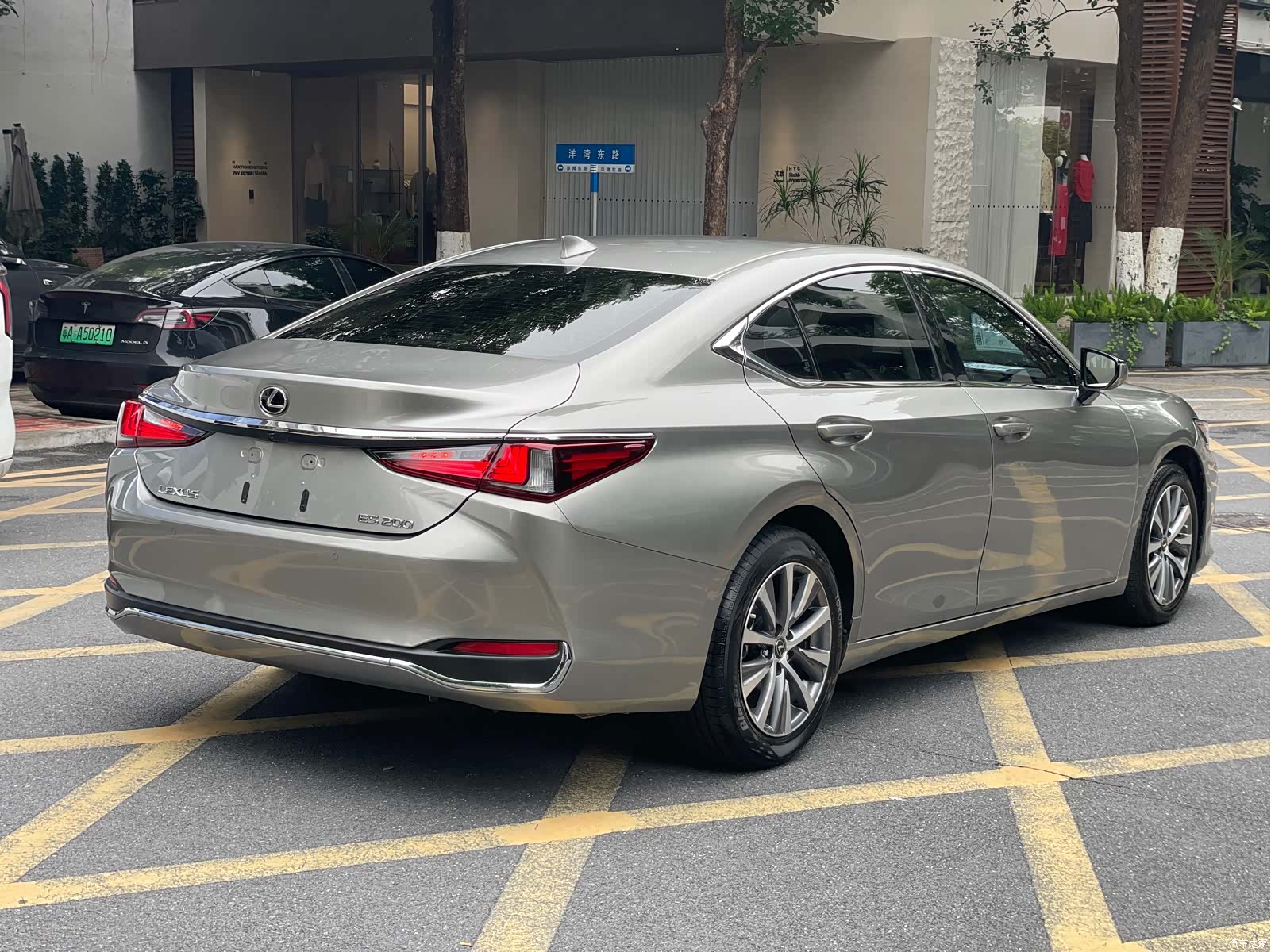 Lexus ES, 2019 6