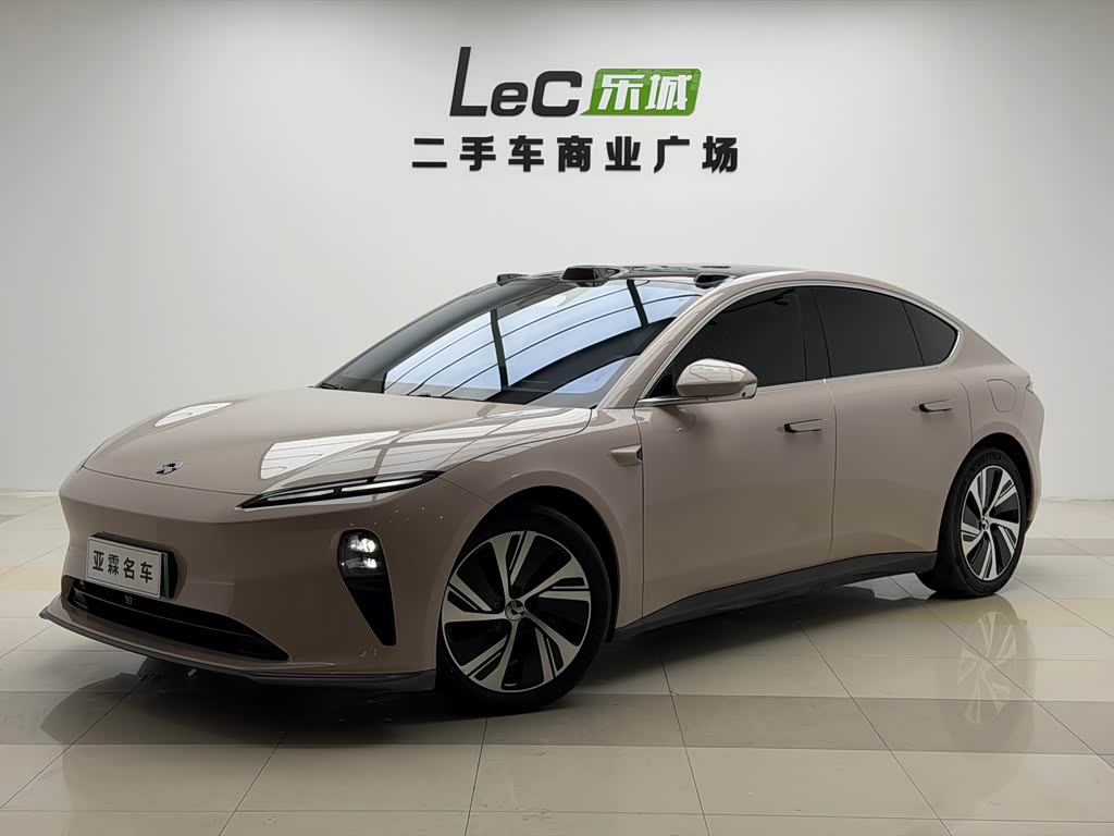 NIO ET5