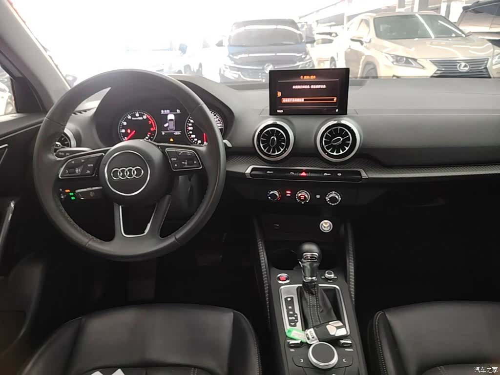 Audi Q2L, 2022 10