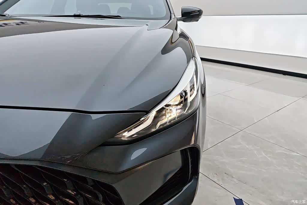 MG MG5, 2023 все фото