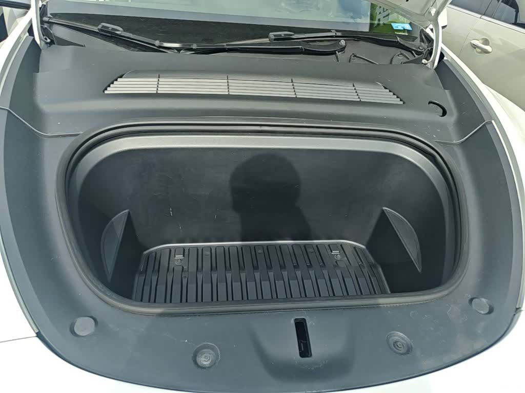 Tesla Model Y, 2023 20