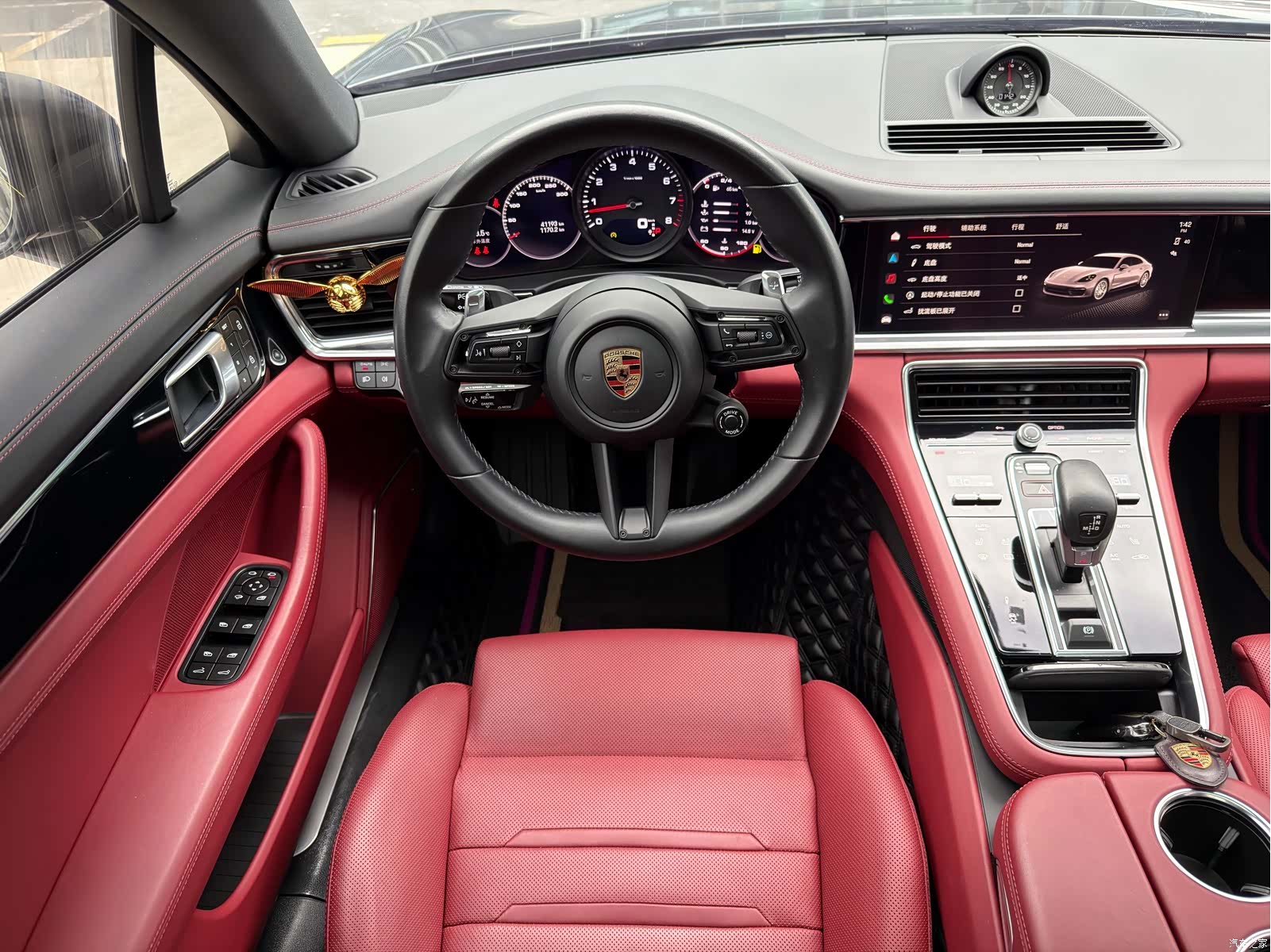 Porsche Panamera, 2023 10