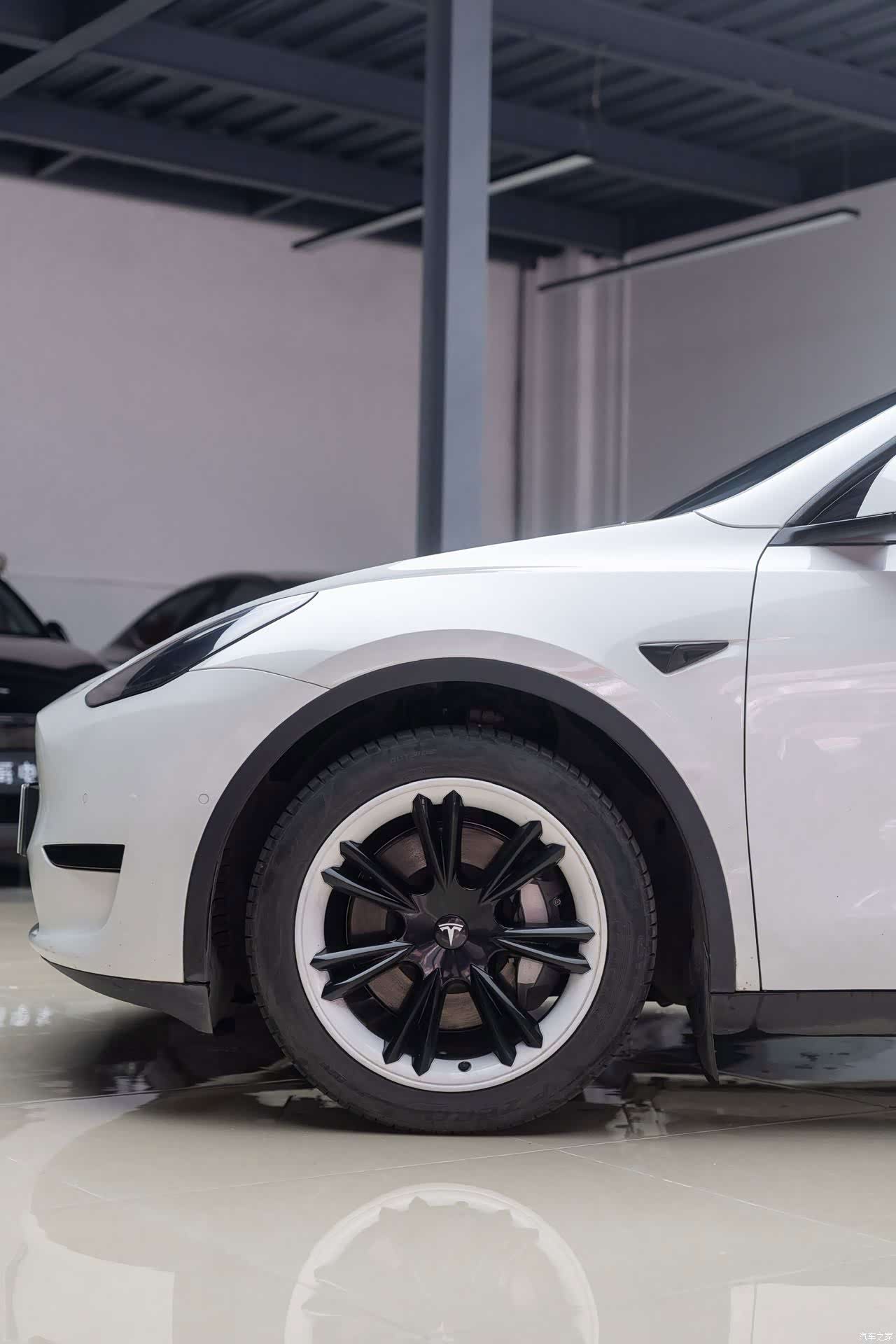Tesla Model Y, 2023 9
