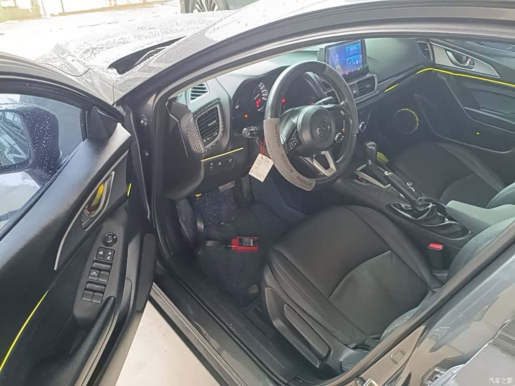 Mazda Mazda3, 2017 12