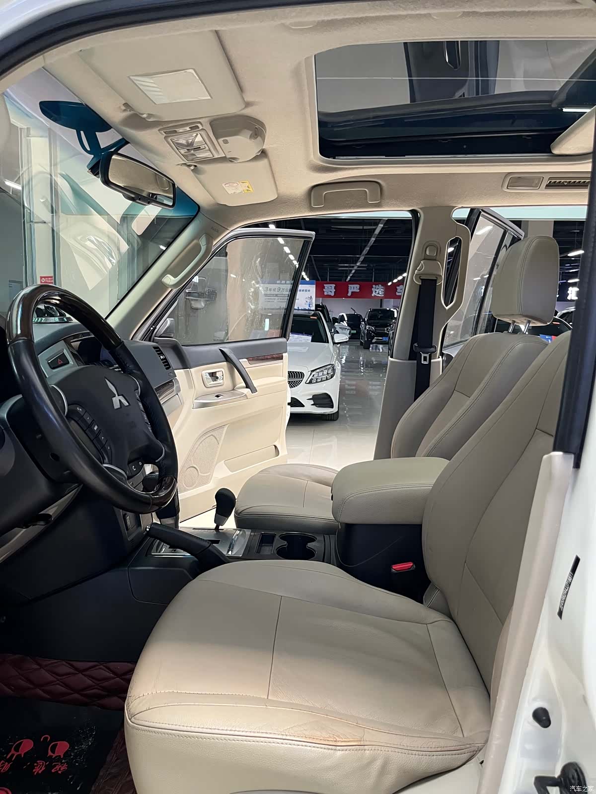 Mitsubishi Pajero, 2020 12