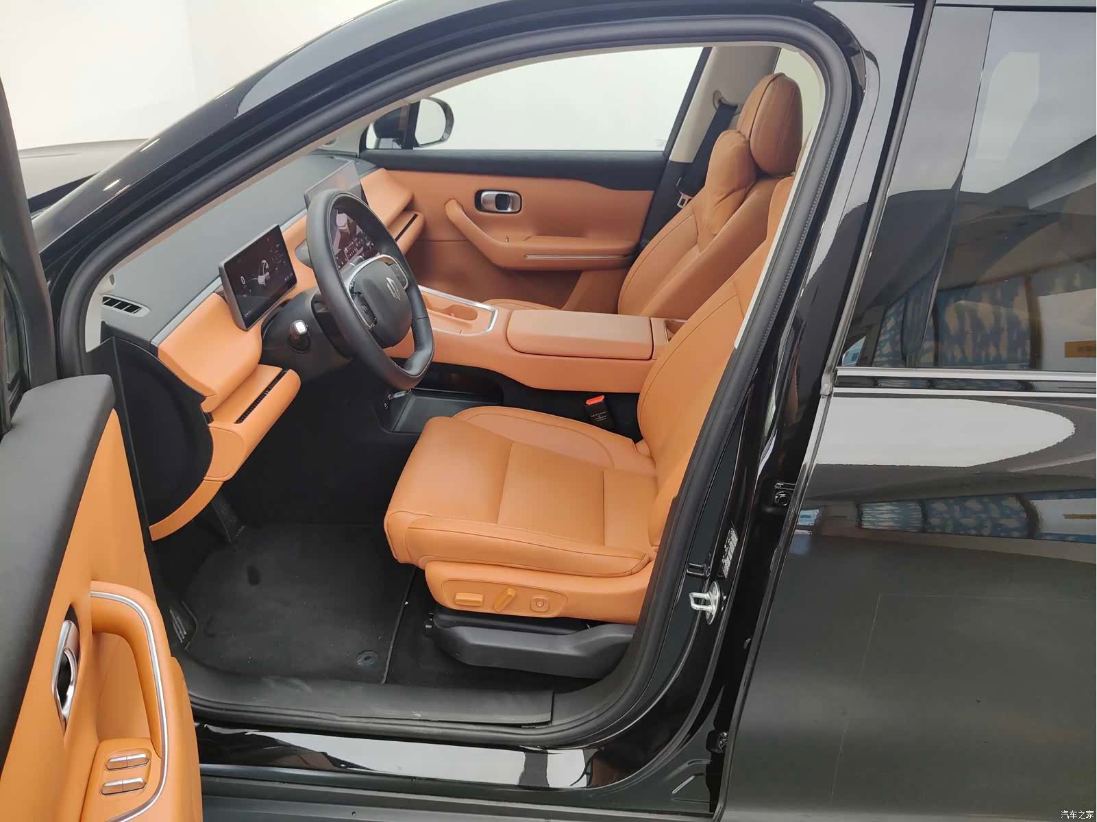 Leapmotor C16, 2025 11