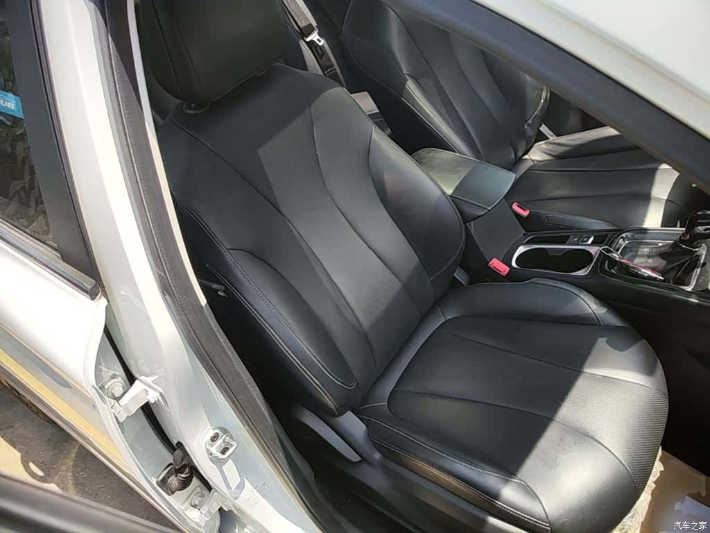 Roewe i5, 2020 25