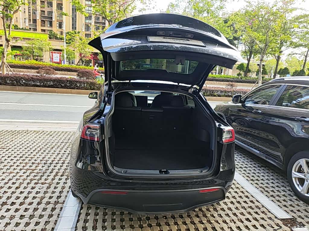 Tesla Model Y, 2021 15