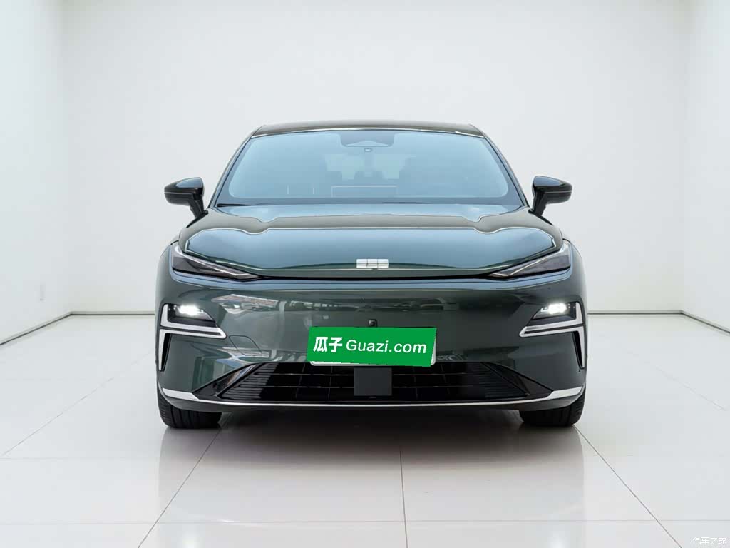 Geely 8, 2025 3