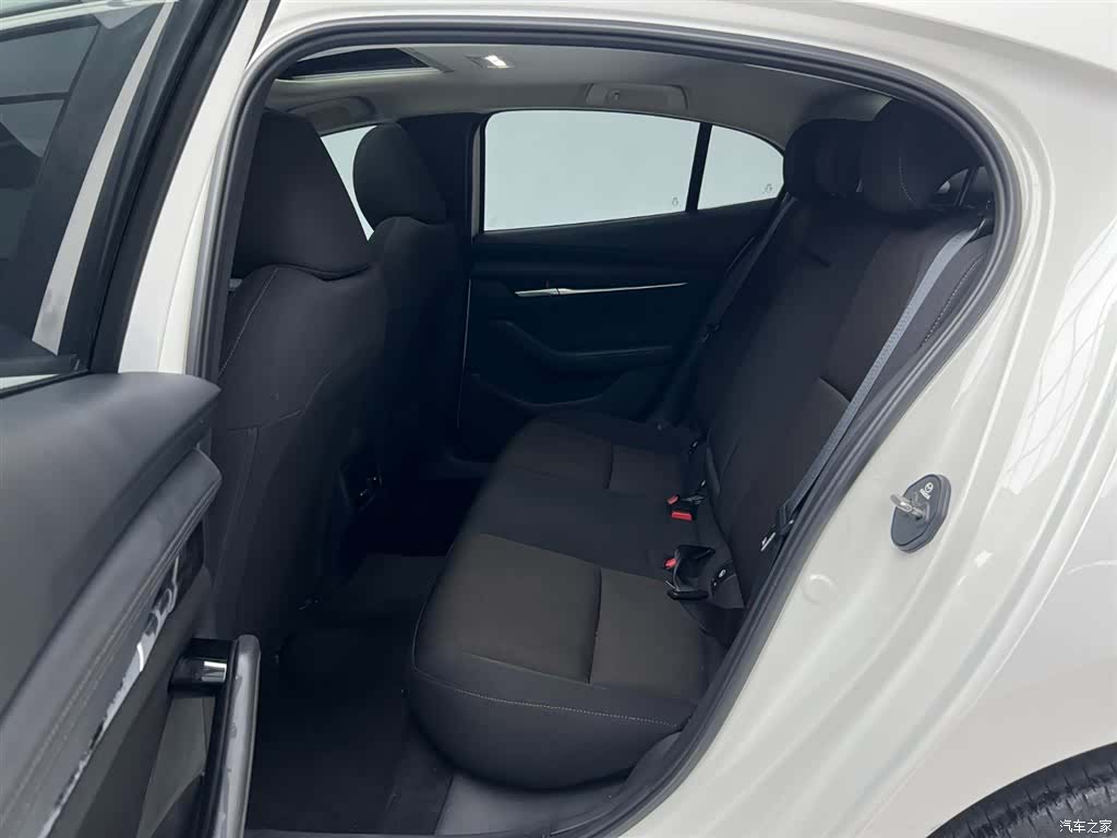 Mazda Mazda3, 2021 11