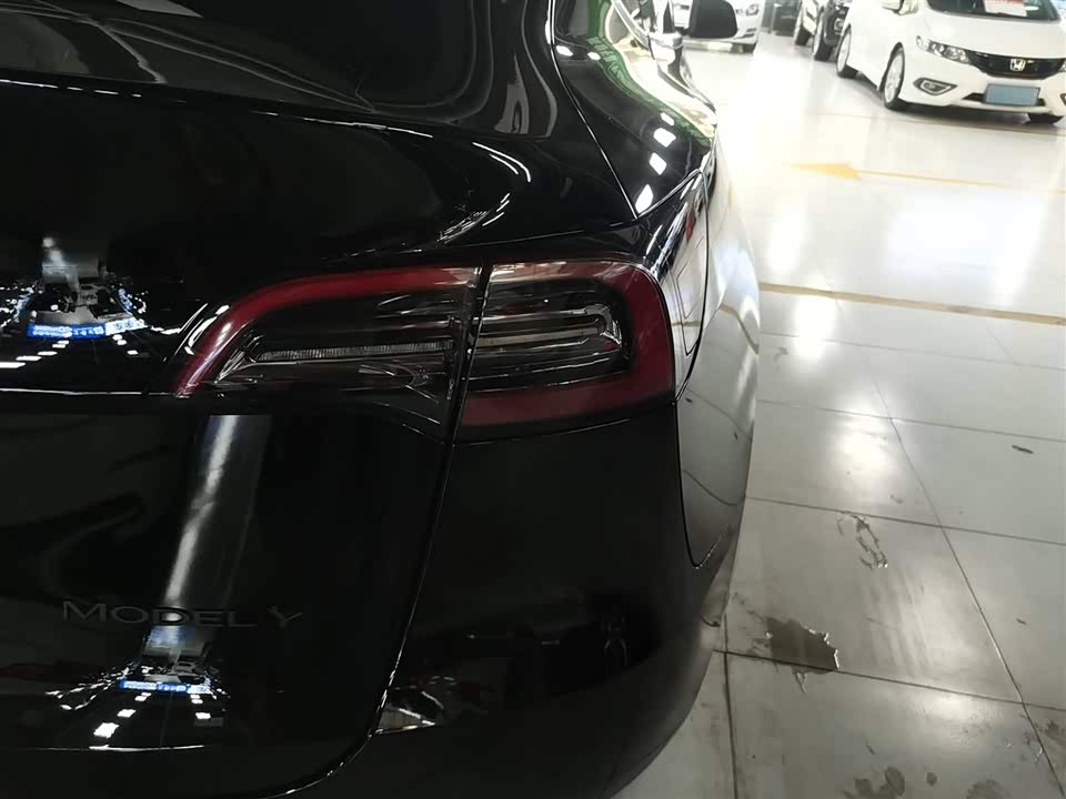 Tesla Model Y Tesla Model Y