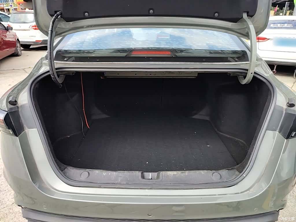 Geely Binray, 2022 12