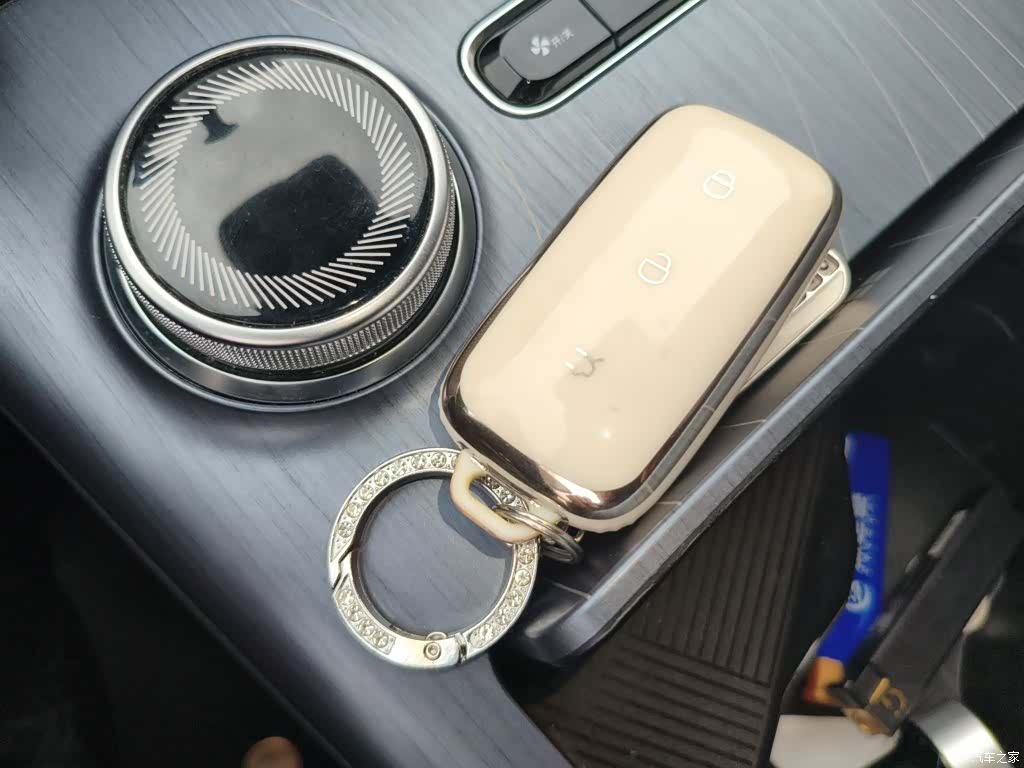 Geely Galaxy E5, 2025 12