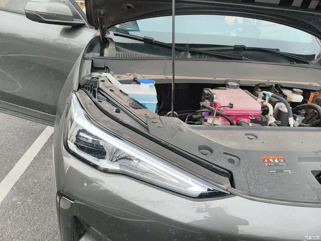 Geely Galaxy E5, 2025 21