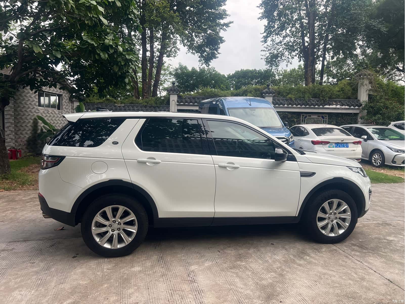 Land Rover Discovery, 2019 4
