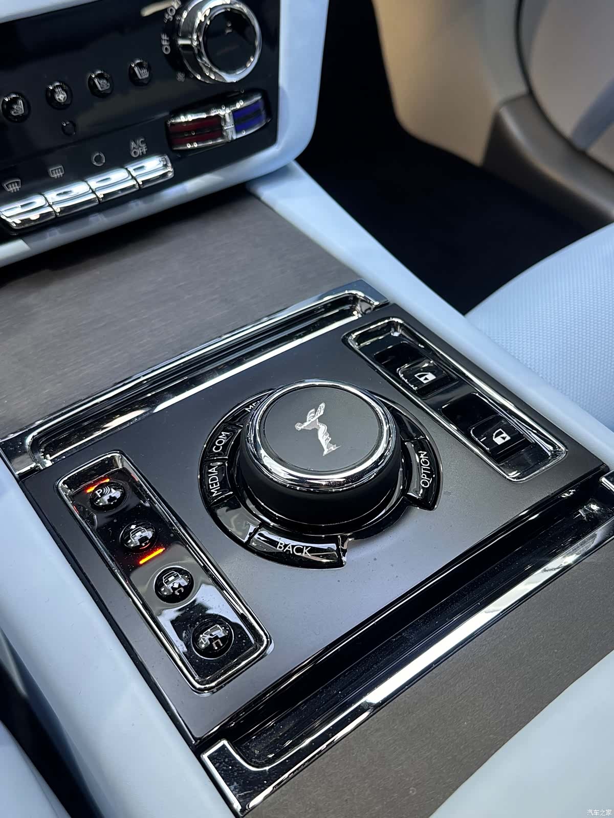 Rolls-Royce Ghost, 2025 21