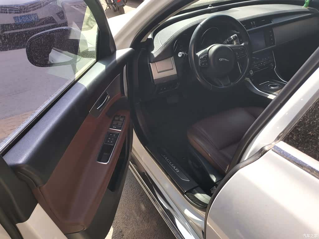 Land Rover XFL, 2017 16