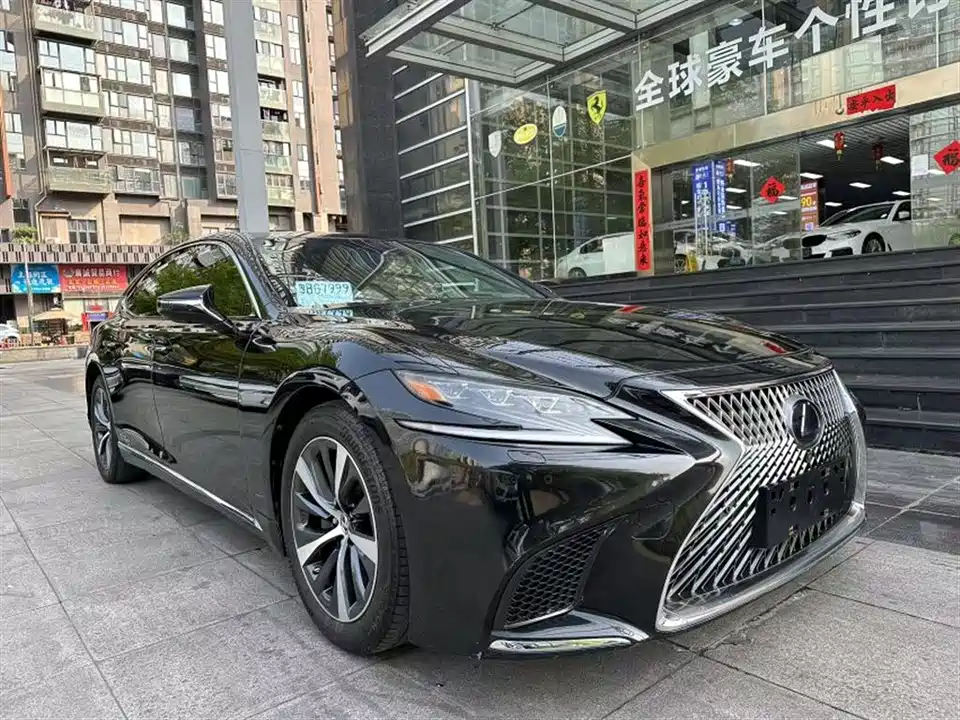 Lexus LS