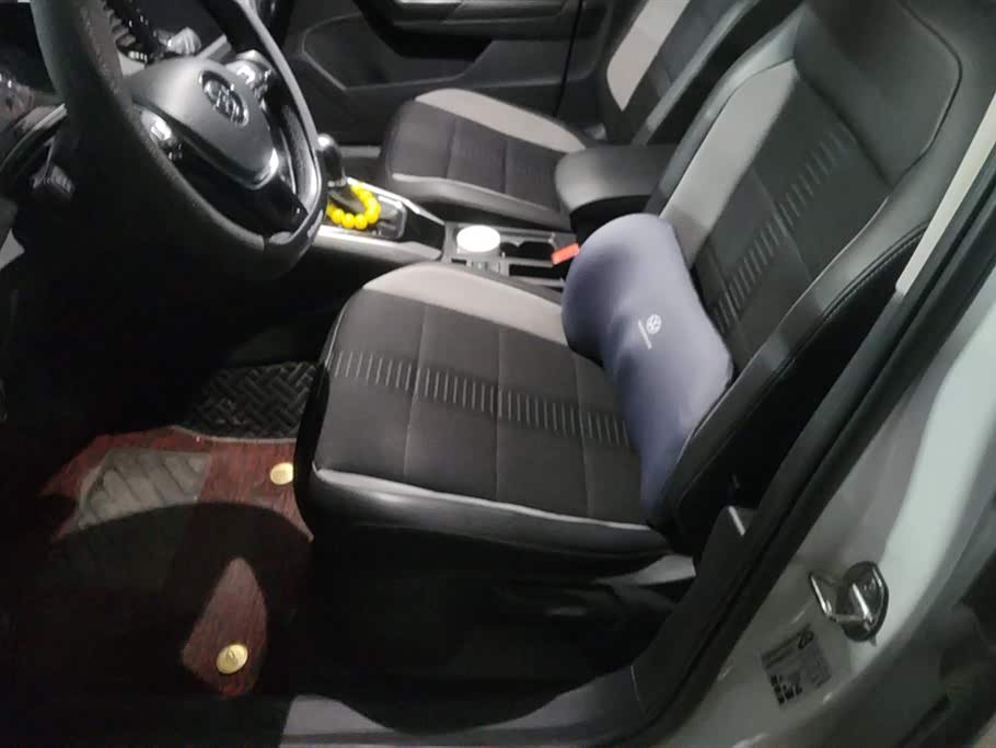 Volkswagen T-ROC exploring Songs