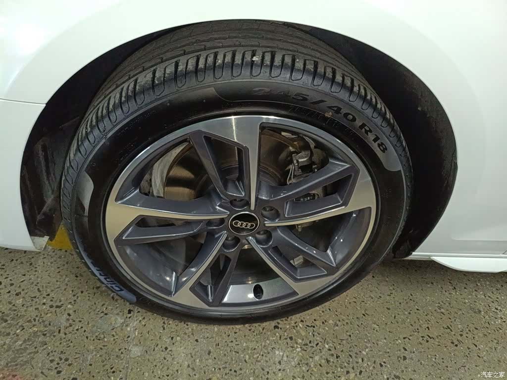 Audi A4L, 2024 25