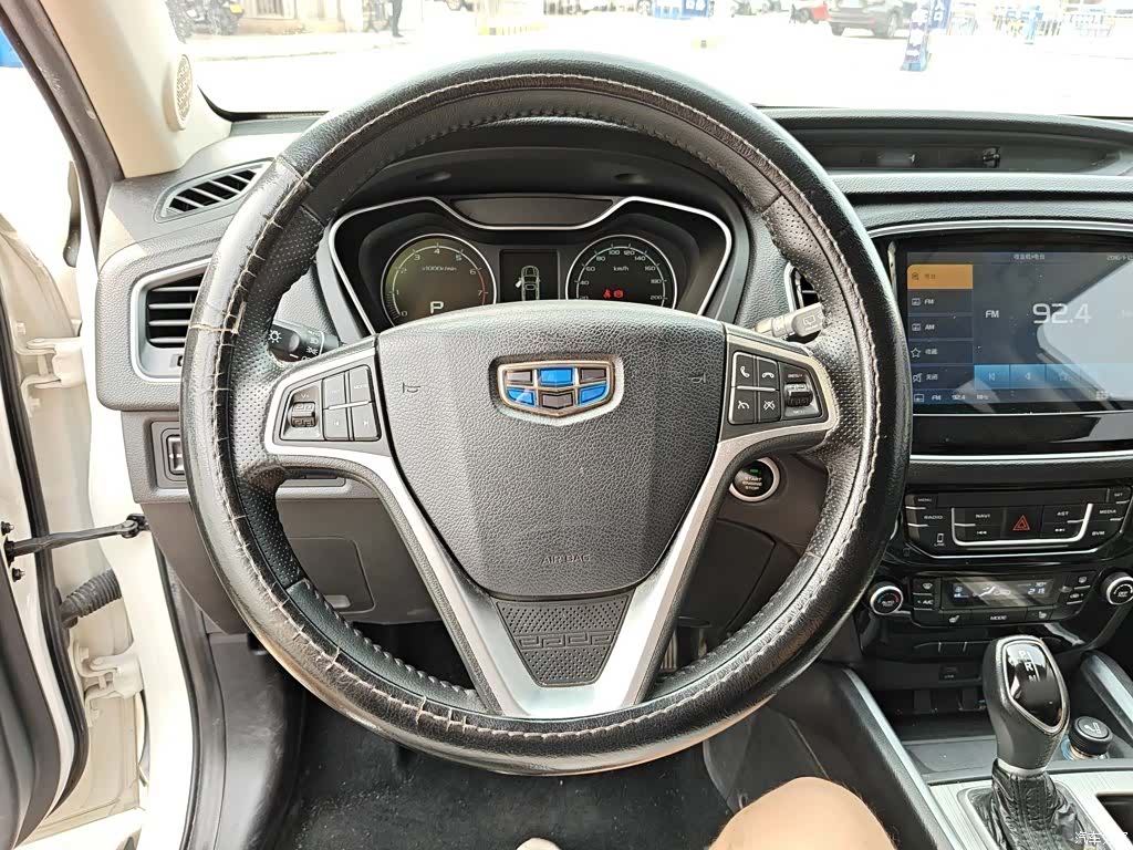 Geely X6, 2017 11
