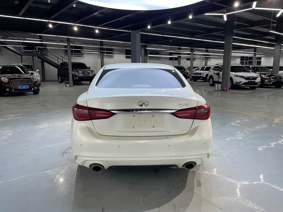 Infiniti Q50L