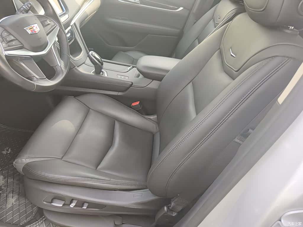 Cadillac XT5, 2017 10