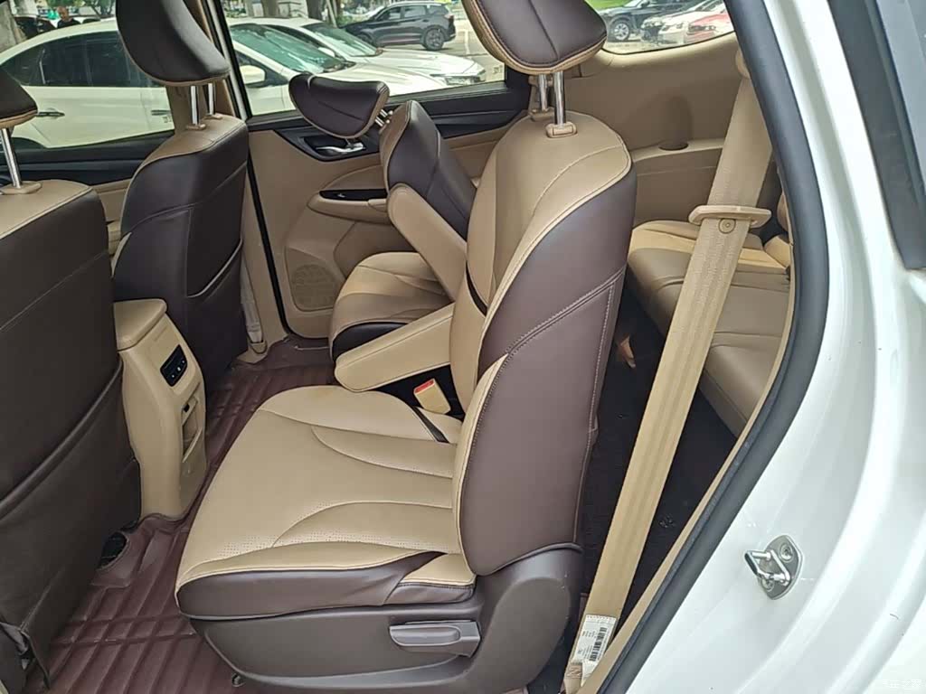 Wuling 730, 2017 17