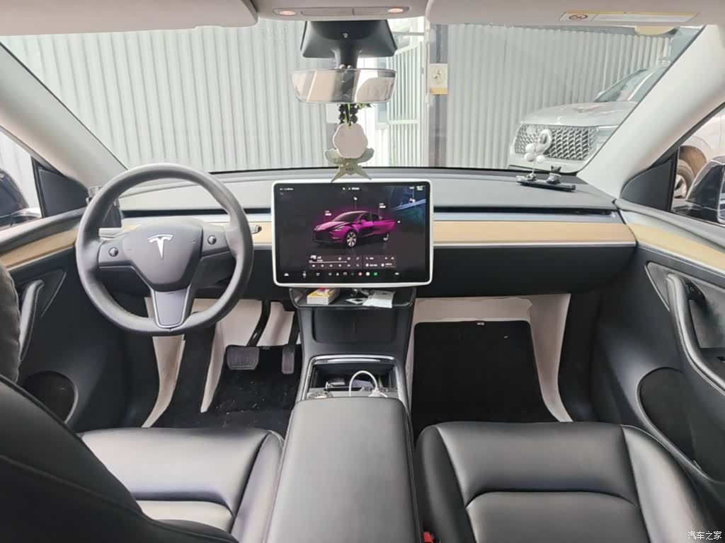 Tesla Model Y, 2022 10