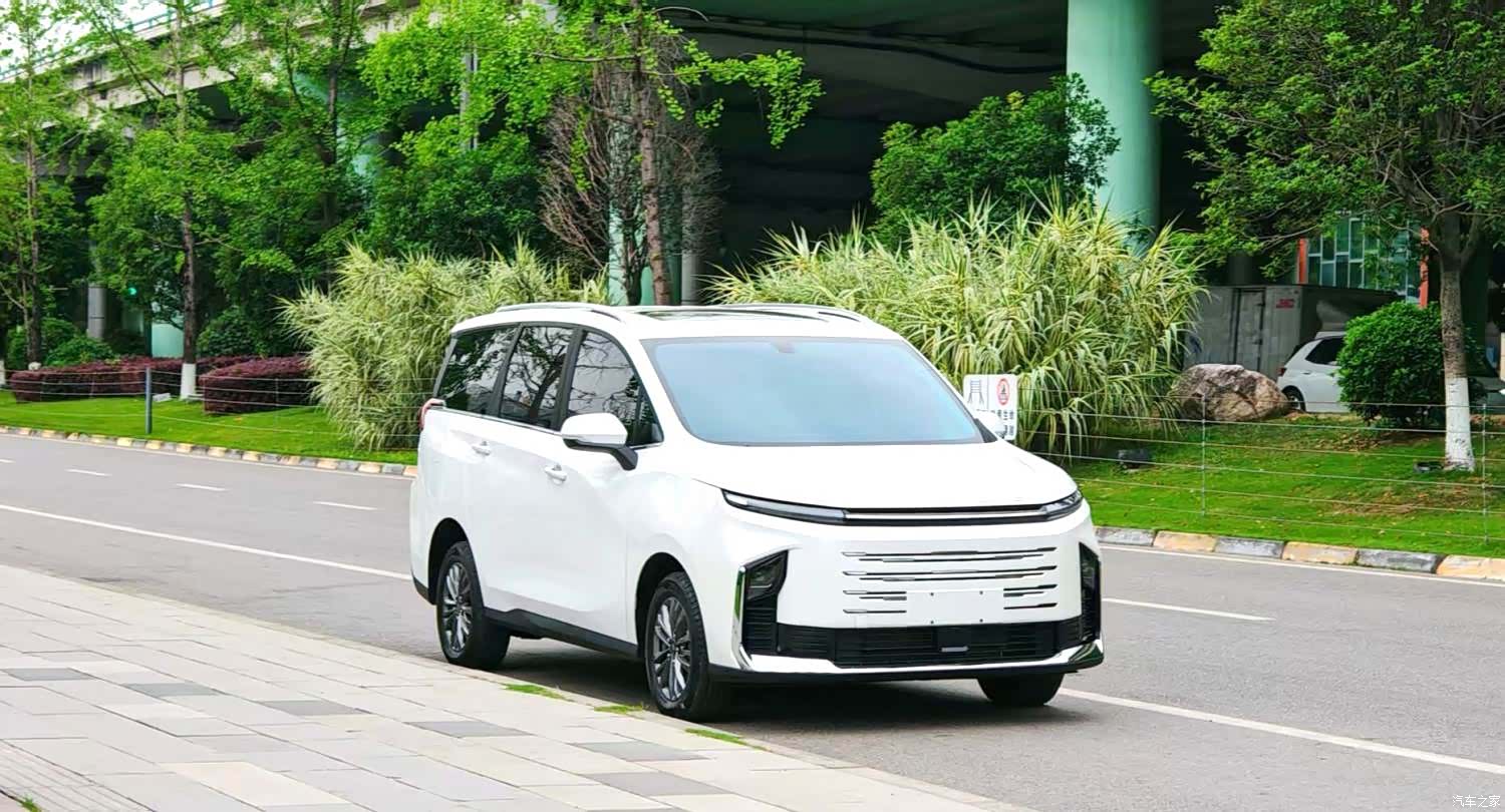 Maxus G50, 2025 3