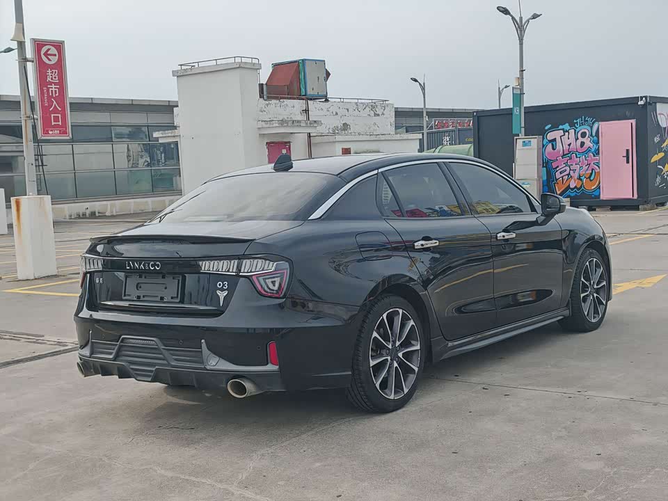 Lynk & Co 03 Lynk & Co 03