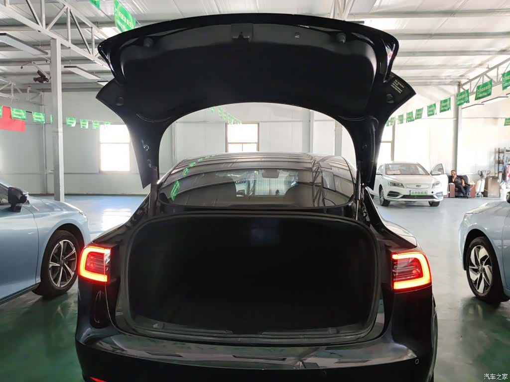Tesla Model 3, 2023 15