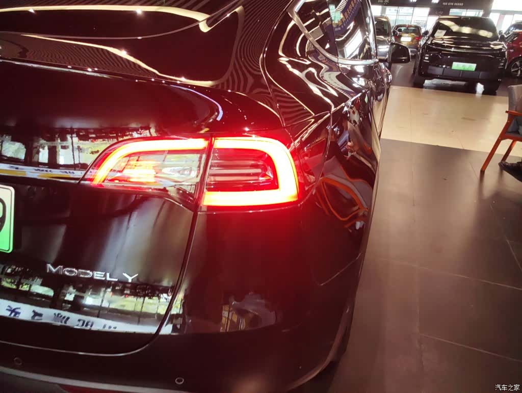 Tesla Model Y, 2024 8