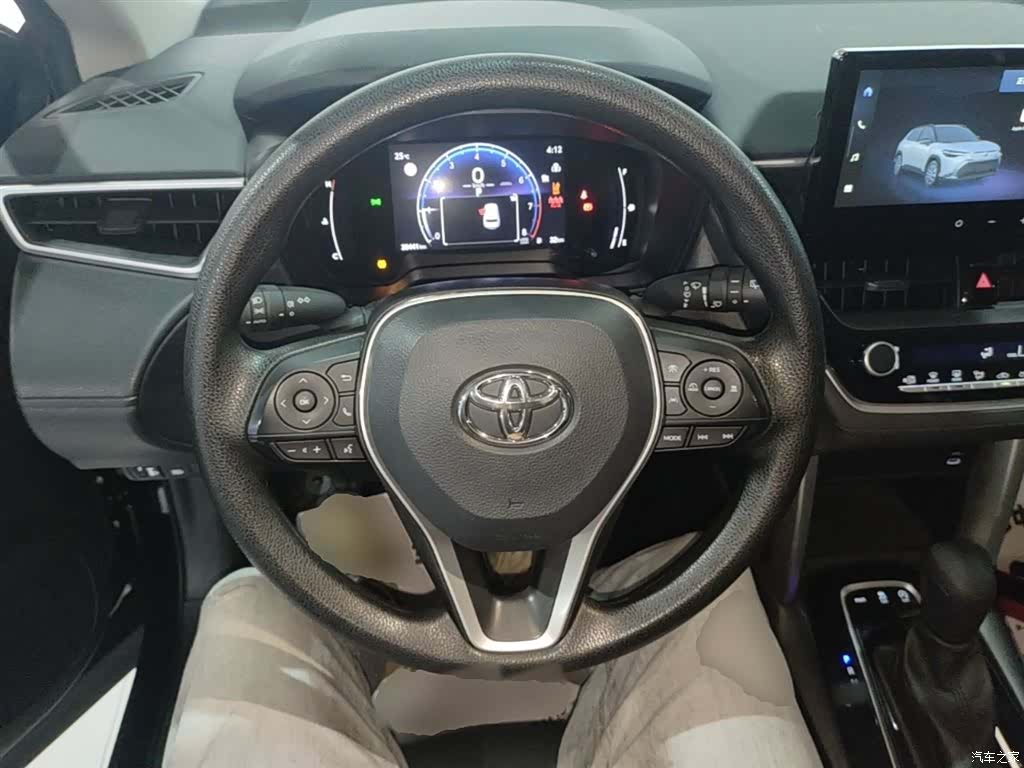 Toyota Frontlander, 2023 11