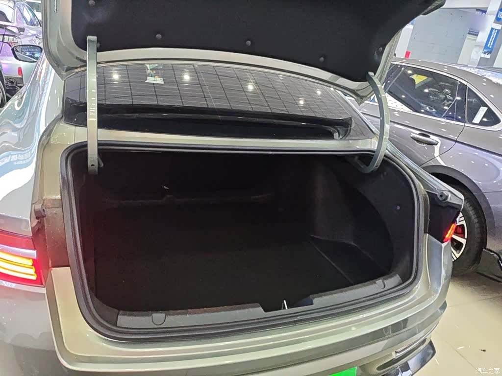 Geely Preface, 2025 15