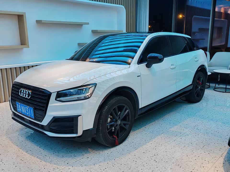 Audi Q2L
