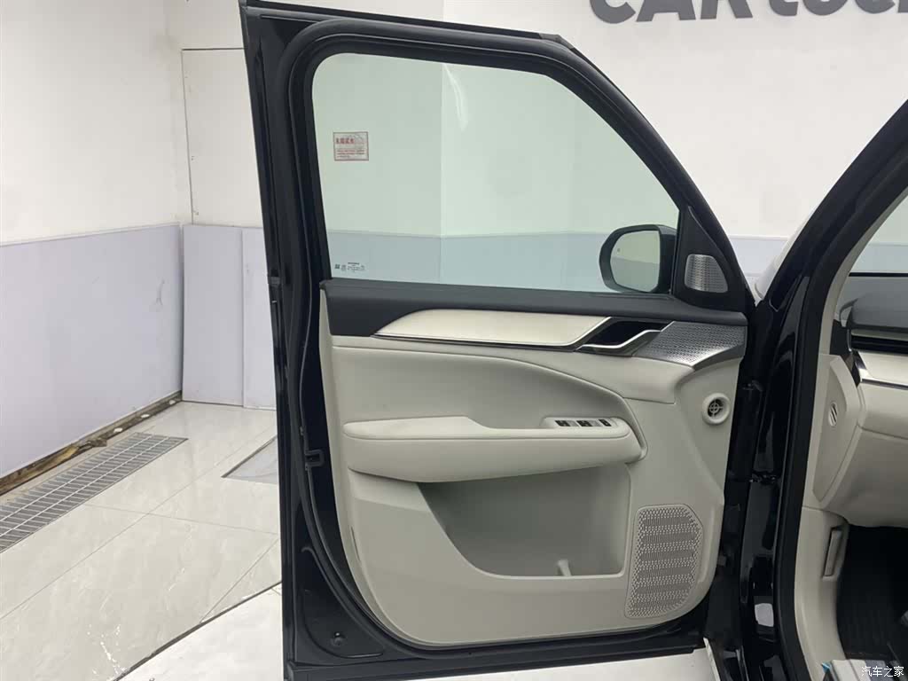 Volvo EM90, 2026 16