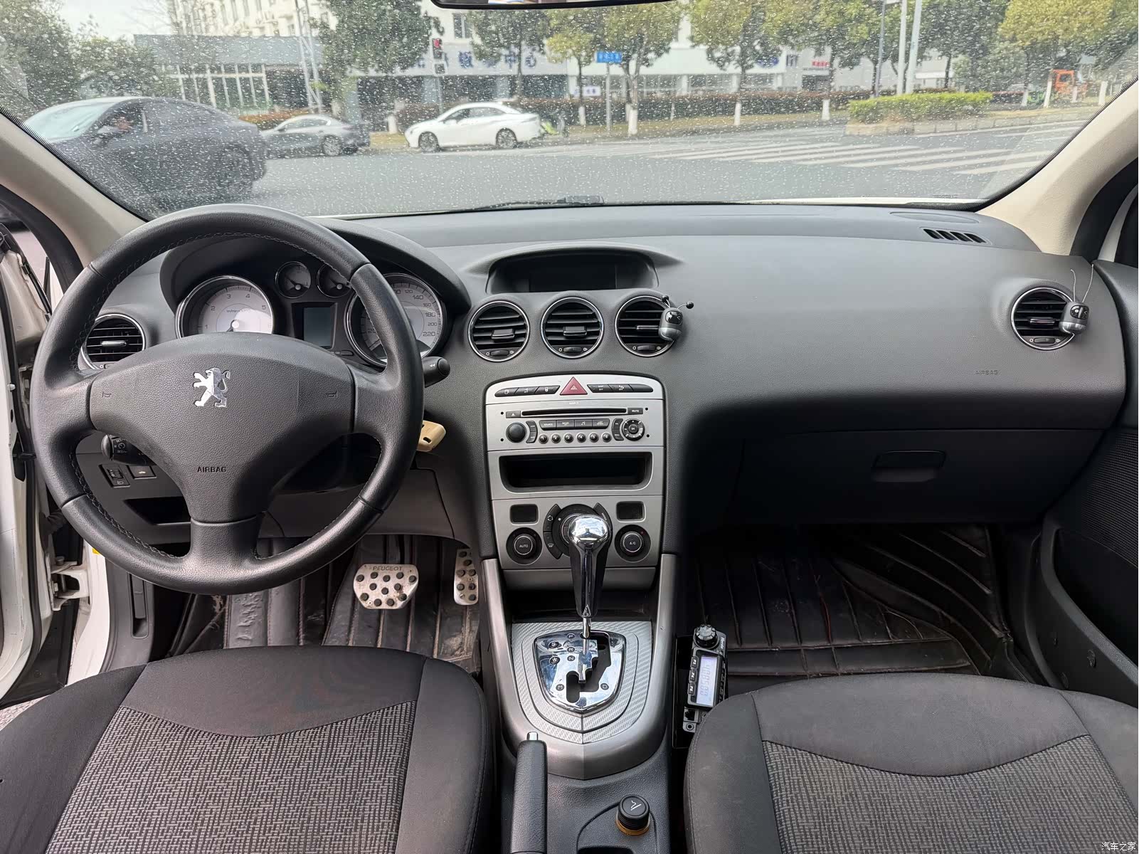 Peugeot 408, 2012 11