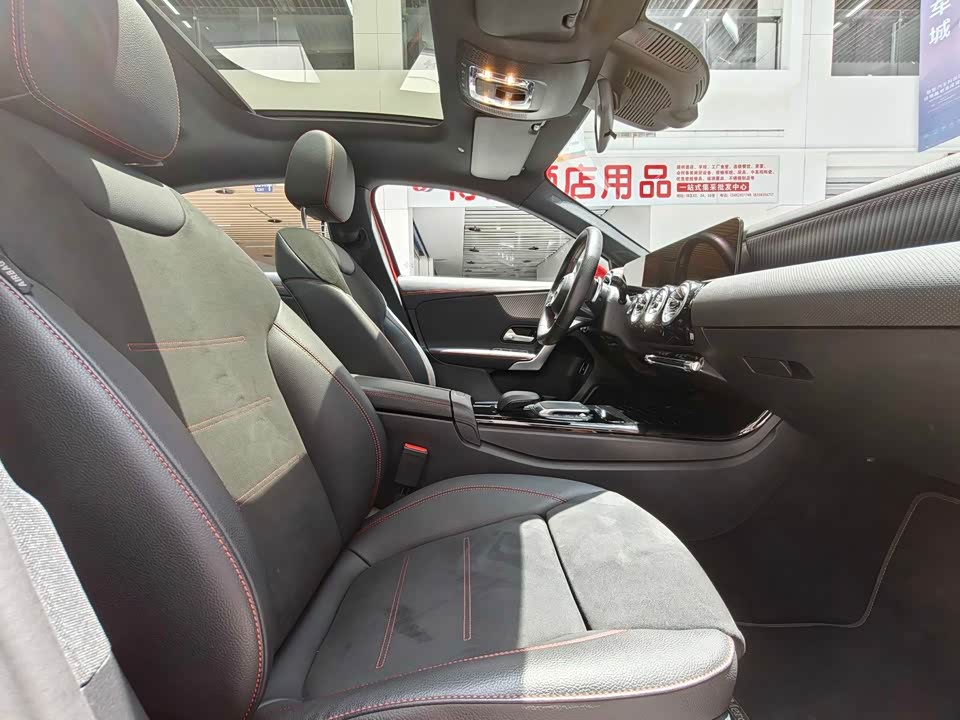 Mercedes-Benz Class A Mercedes-Benz Class A