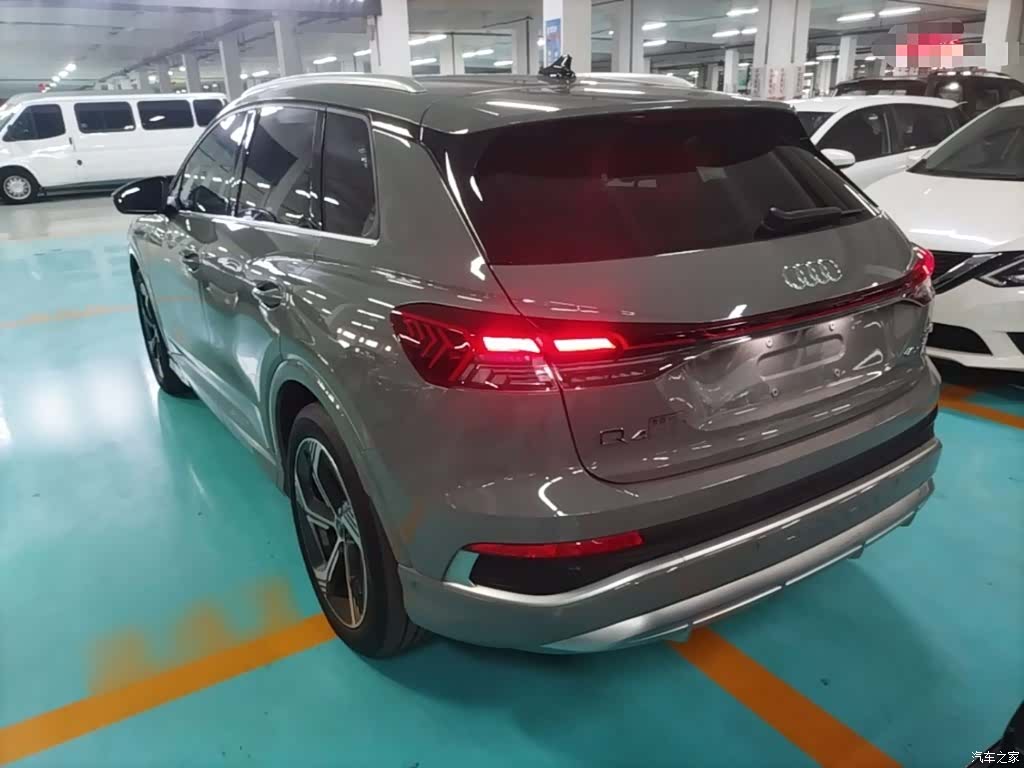 Audi Q4 e-tron, 2023 все фото